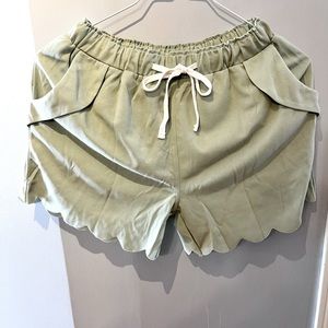 New mint green shorts sz M